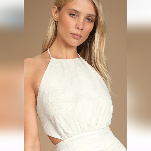 Lulus Touch of Elegance White Floral Burnout Halter Maxi Dress NWT Size XL 12/14 - Picture 3 of 14